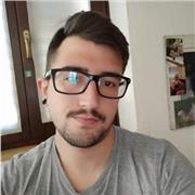 Ragazzo volenteroso madrelingua inglese offre ripetizioni private a ragazzi delle superiori sia ripetizioni scritte e parlato con ottimi risultati nella pronuncia..e nello scritto